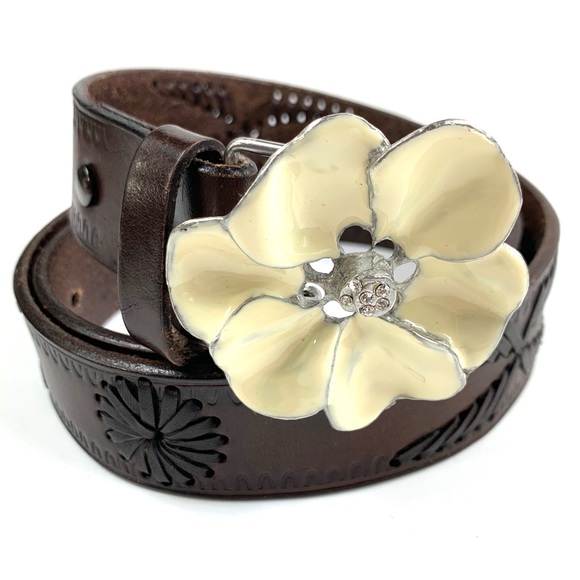B-Low the Belt Accessories - B low the belt enamel flower buckle and laced belt